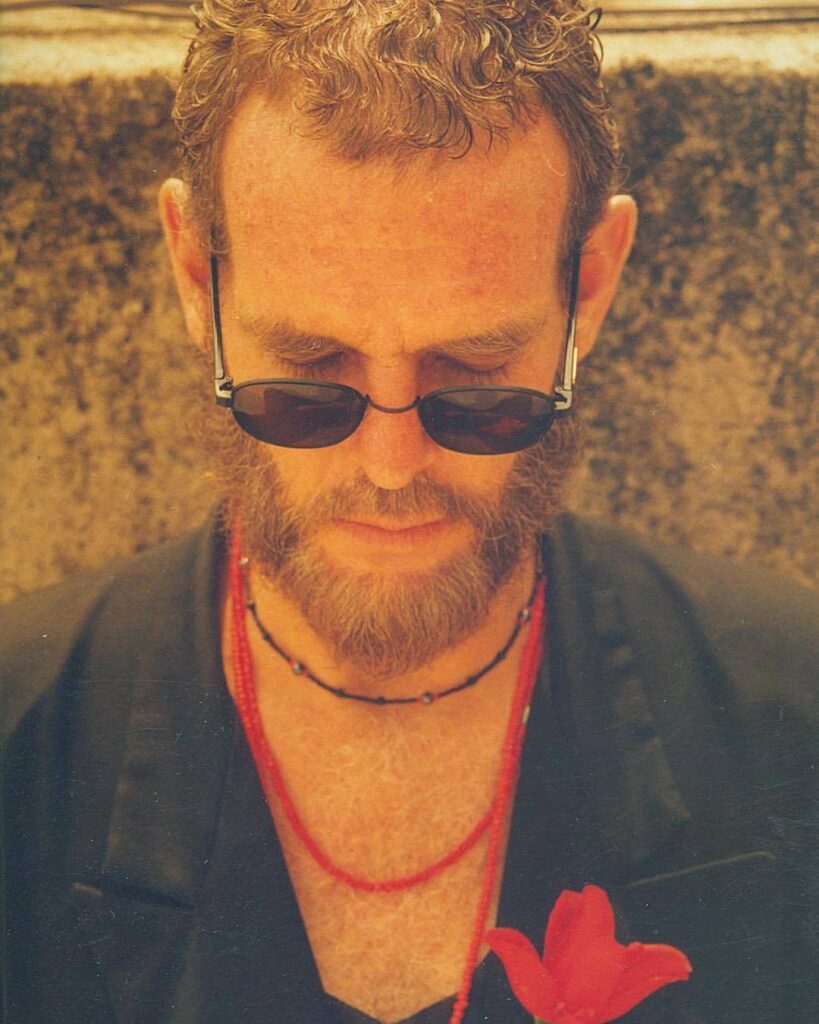 Retrato de Kraeppellin con lentes oscuros